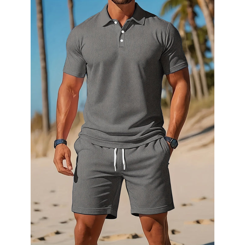 Herrenoutfit – Atmungsaktives Poloshirt – Passende Shorts – Leichtes Mesh-Material