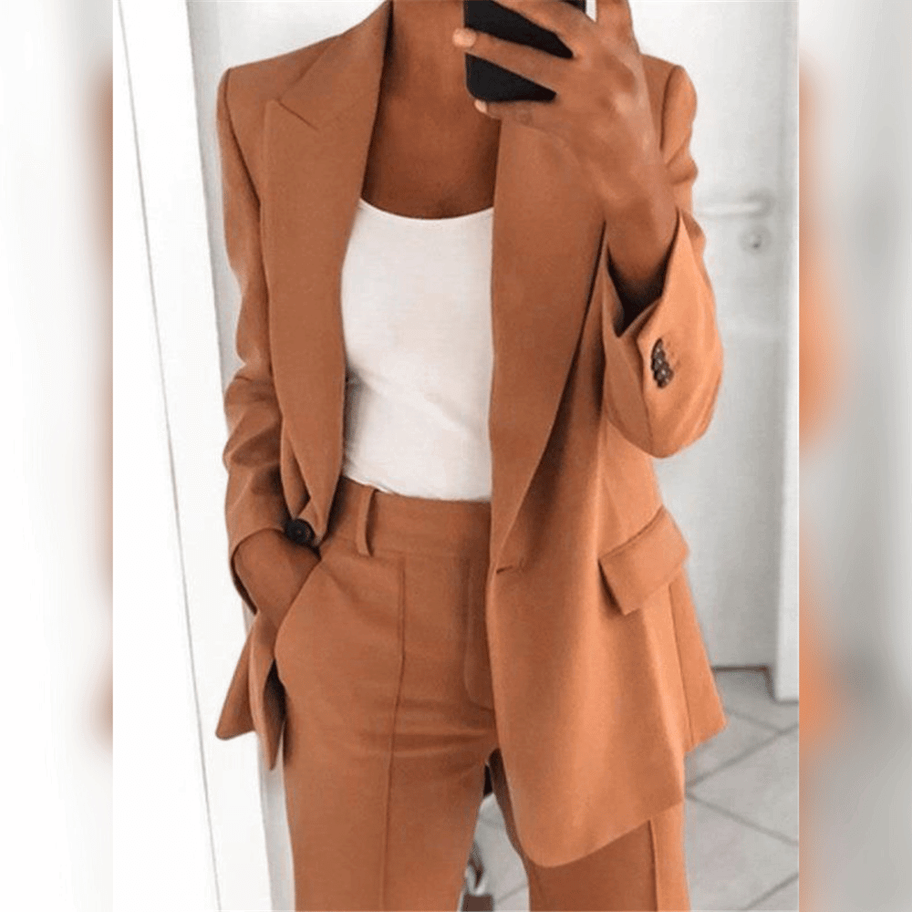 Damenanzug – Moderner Schnitt – Funktionelle Taschen – Vielseitiger Stil
