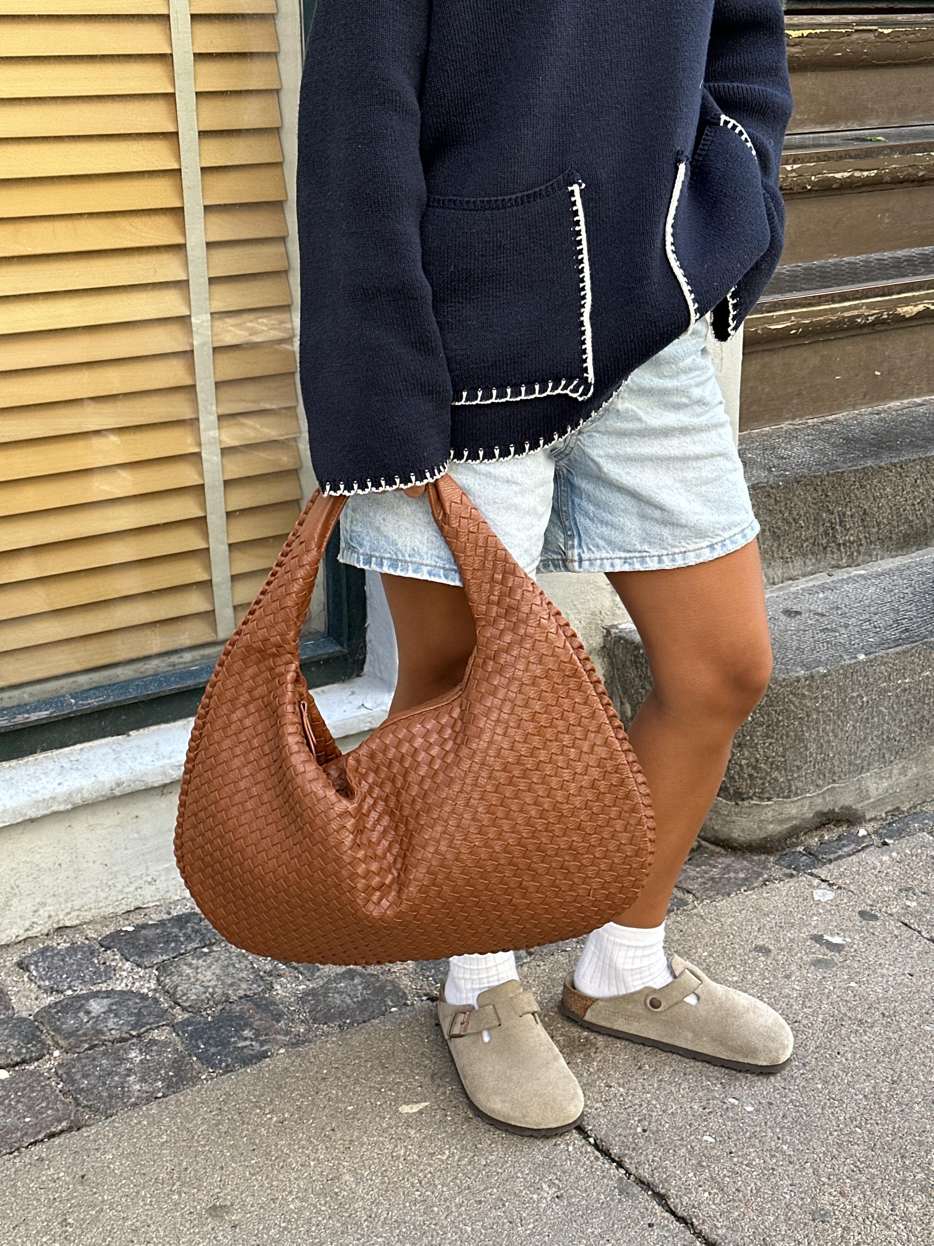 Geflochtene Hobo-Tasche – Stilvoll & Geräumig