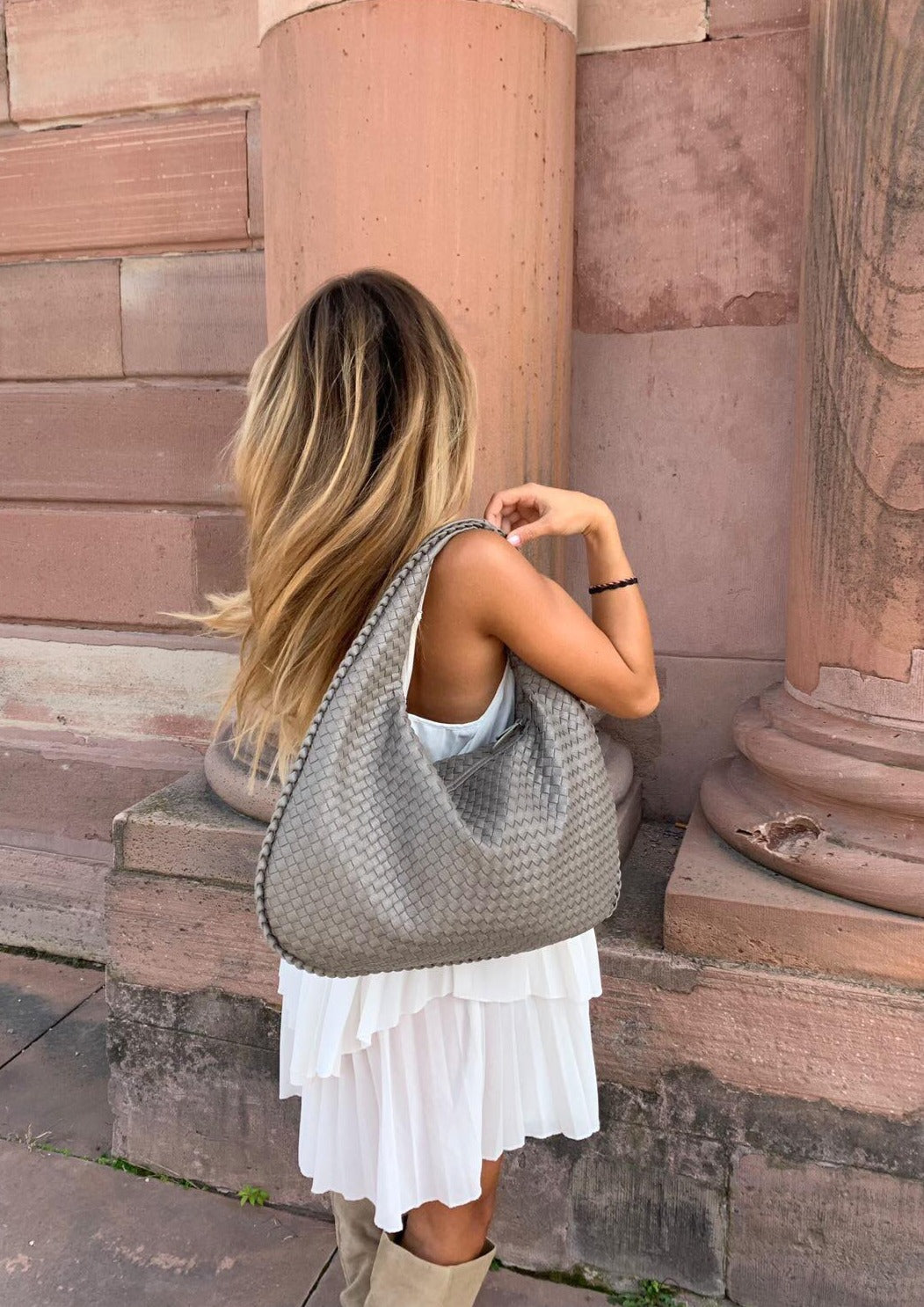 Geflochtene Hobo-Tasche – Stilvoll & Geräumig