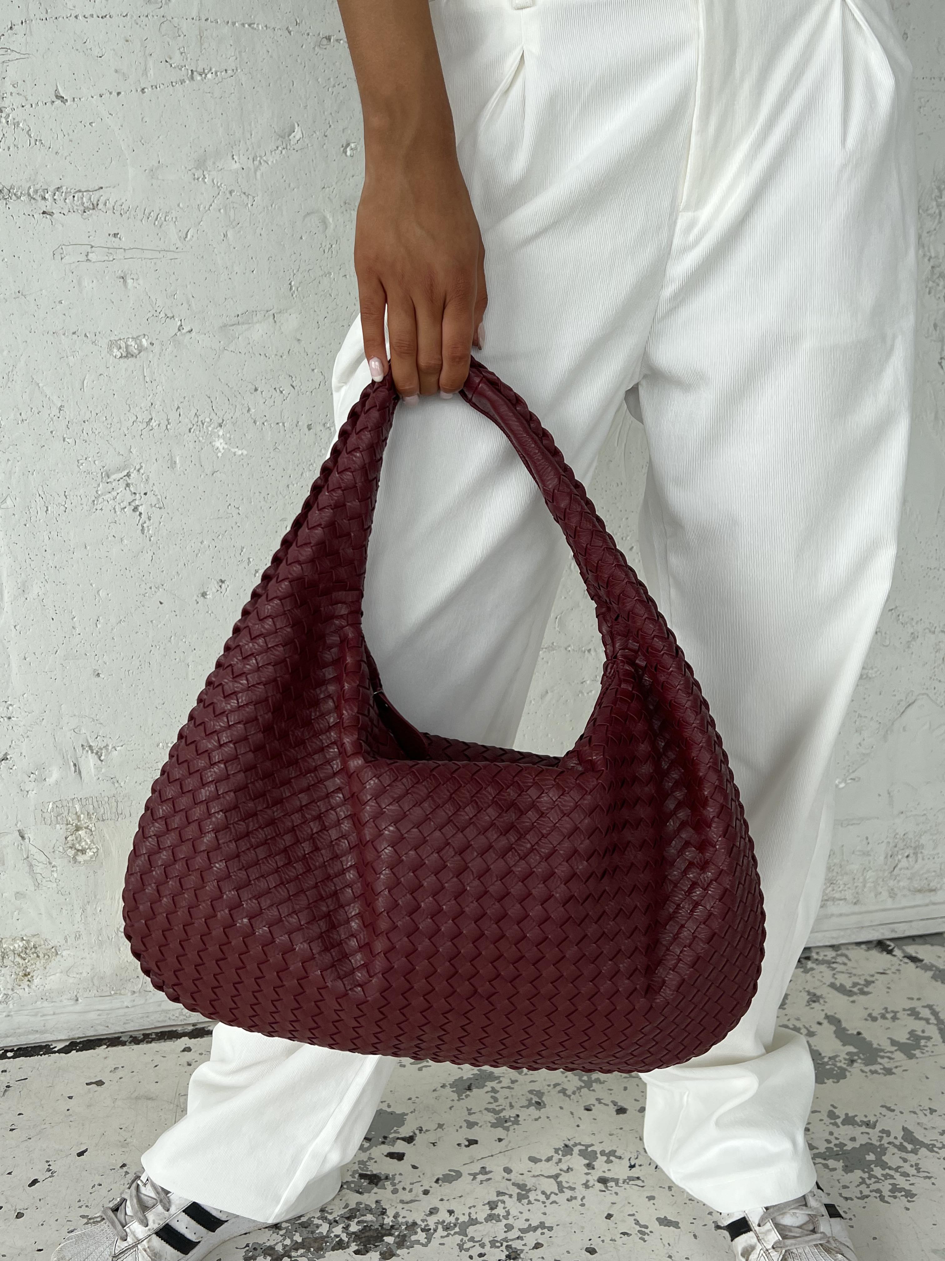 Geflochtene Hobo-Tasche – Stilvoll & Geräumig