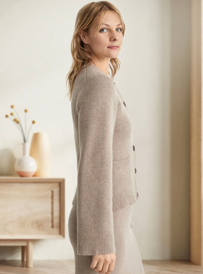 Strickjacke mit Knopfverschluss – Eleganz & Lässigkeit kombiniert