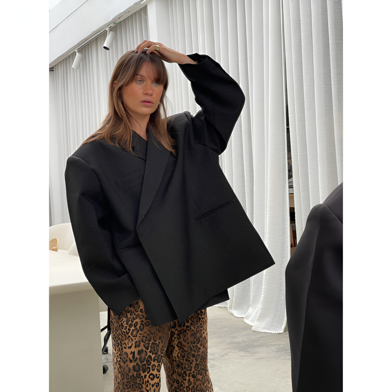 Damenblazer – Oversize-Passform – Asymmetrischer Seitenschlitz – Verdeckter Verschluss