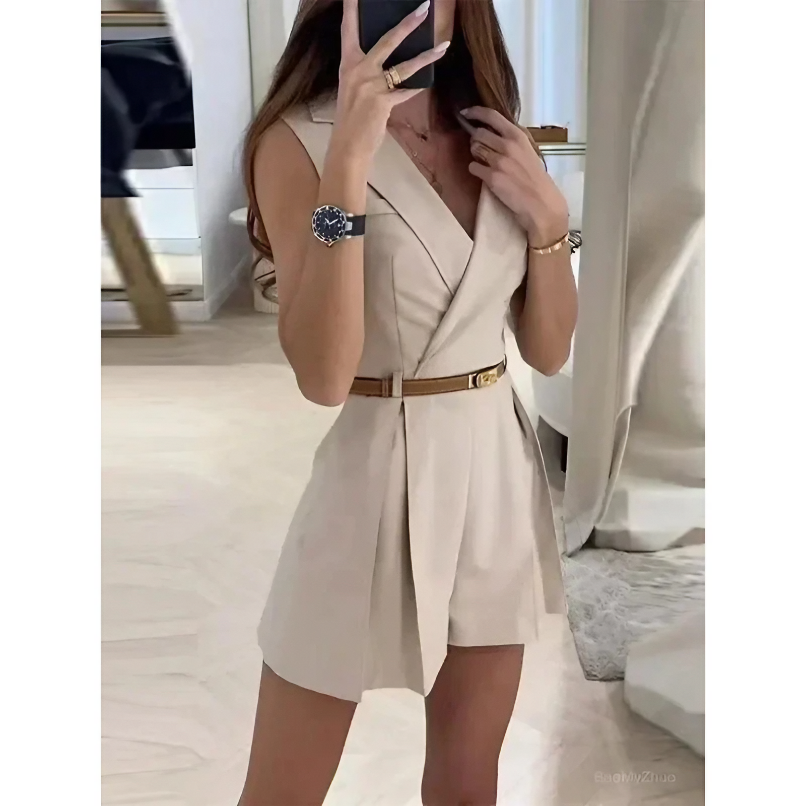 Damen-Jumpsuit – elegante Passform – Detail an der Taille – zeitloser Stil