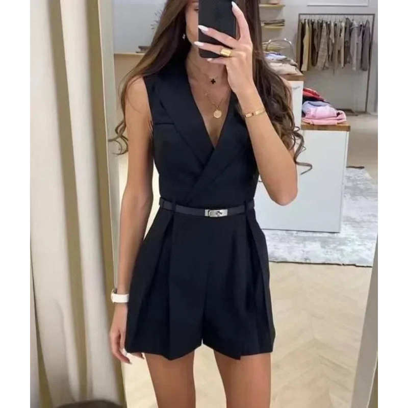 Damen-Jumpsuit – elegante Passform – Detail an der Taille – zeitloser Stil