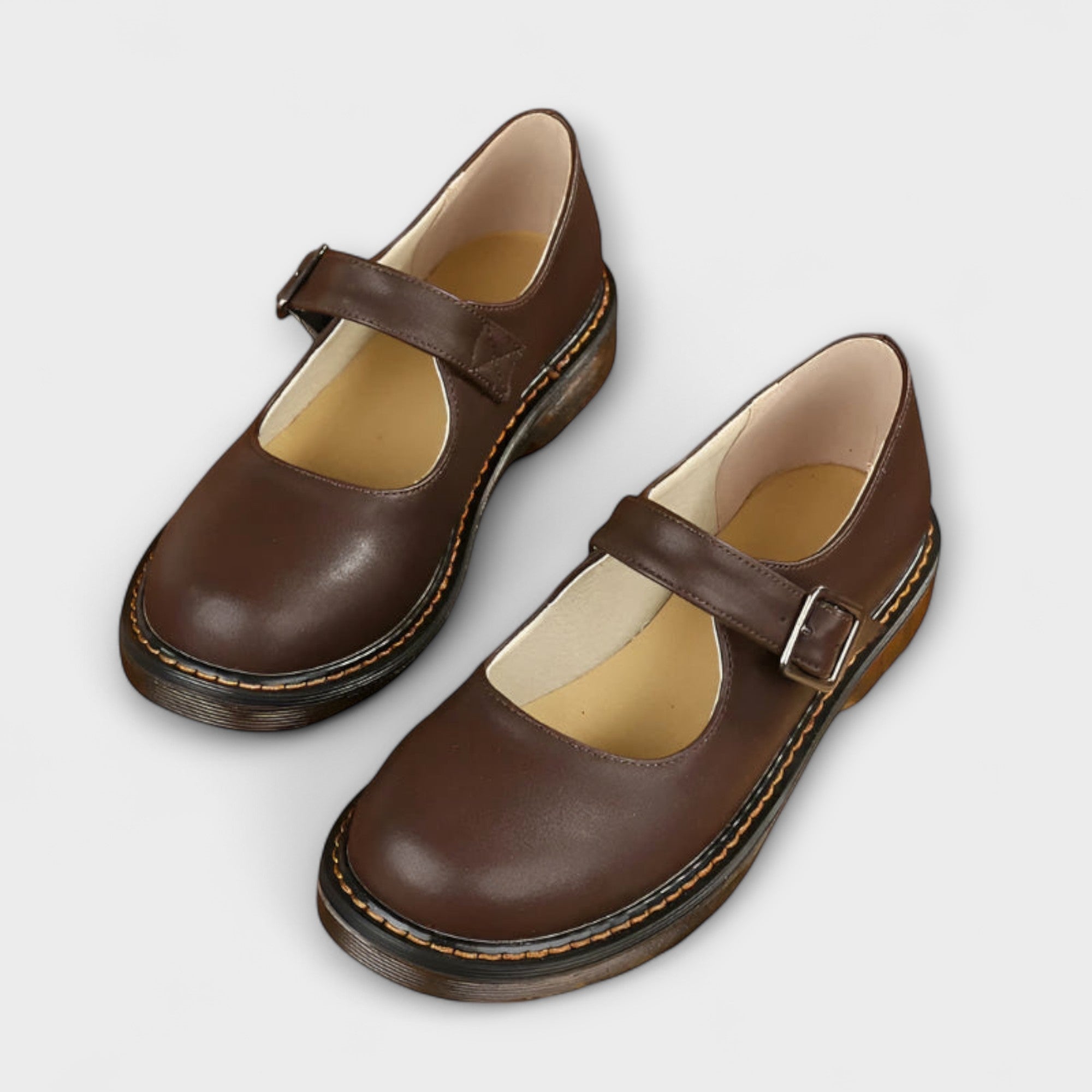 Frauenschuhe - Vintage -Stil - Lederfinish - Verstellbarer Gürtel