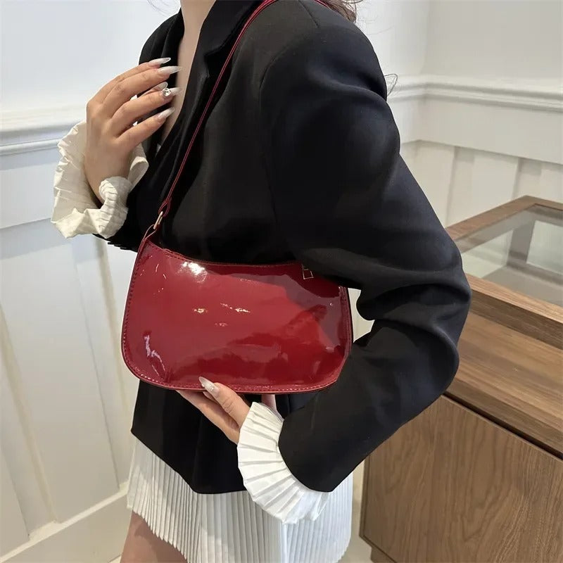 Glänzende Schultertasche – Eleganz mit modernem Touch