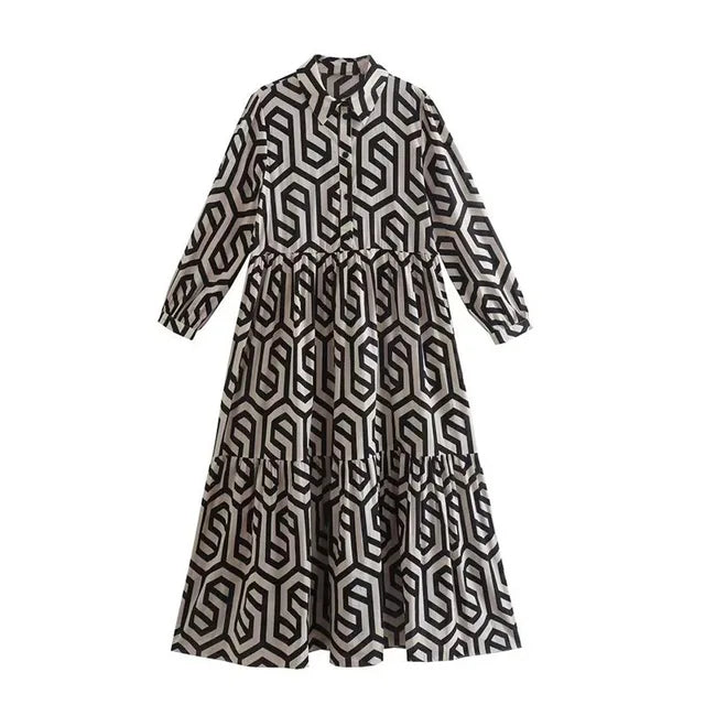 Langärmliges Kleid mit geometrischem Design